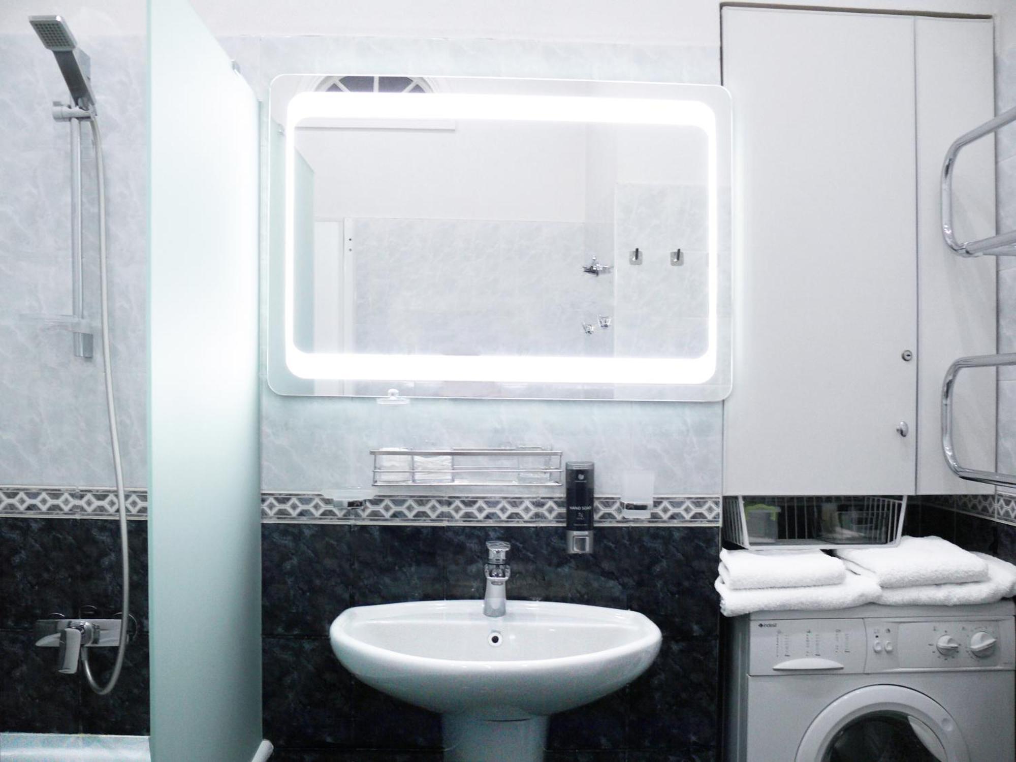 Apartment Luxury Centre Located Київ Екстер'єр фото