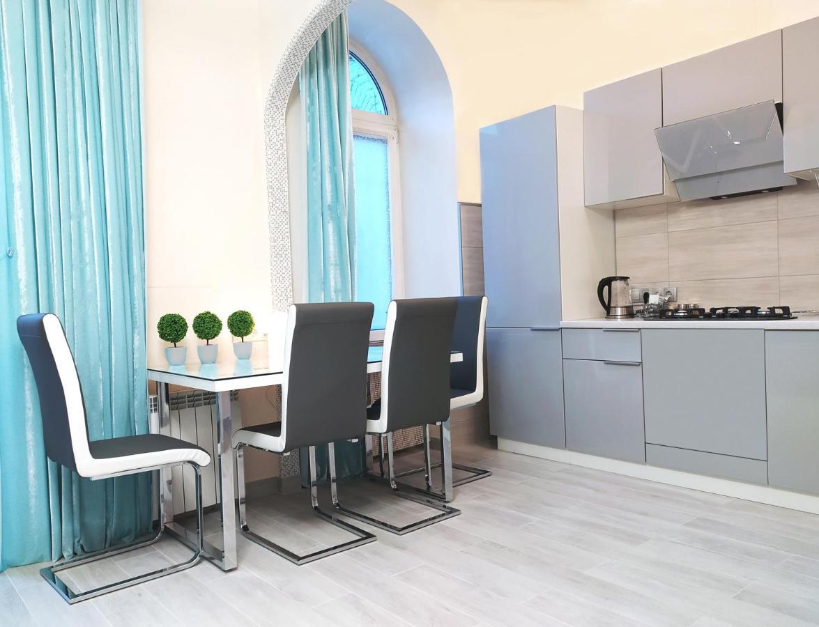 Apartment Luxury Centre Located Київ Екстер'єр фото