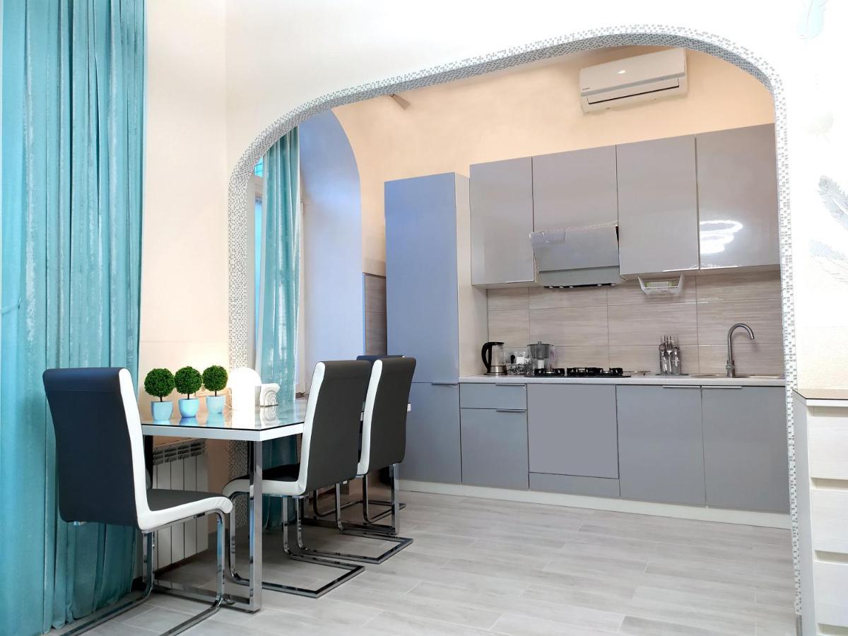 Apartment Luxury Centre Located Київ Екстер'єр фото