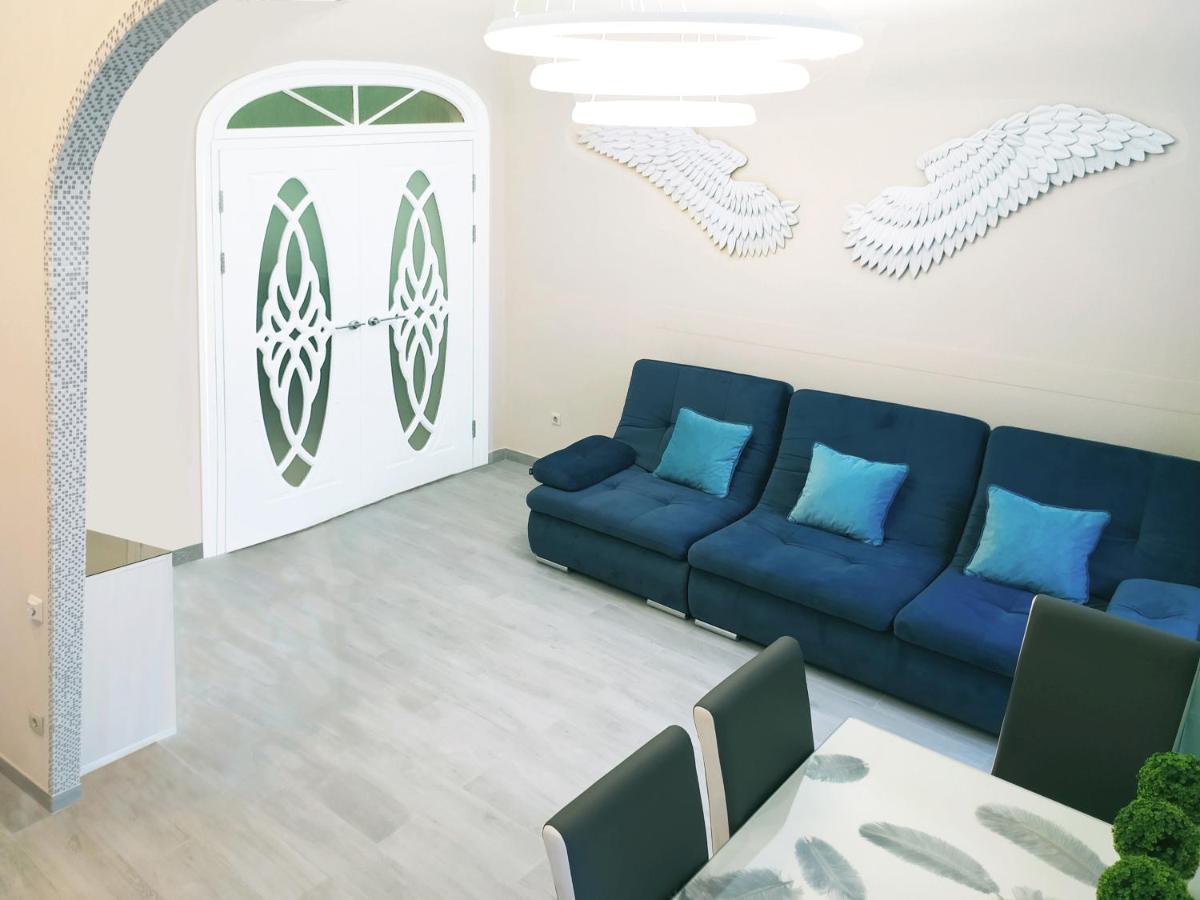 Apartment Luxury Centre Located Київ Екстер'єр фото