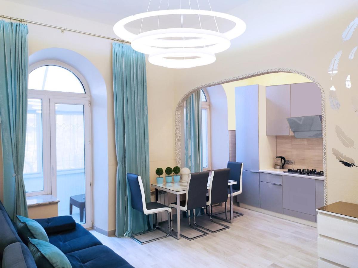 Apartment Luxury Centre Located Київ Екстер'єр фото